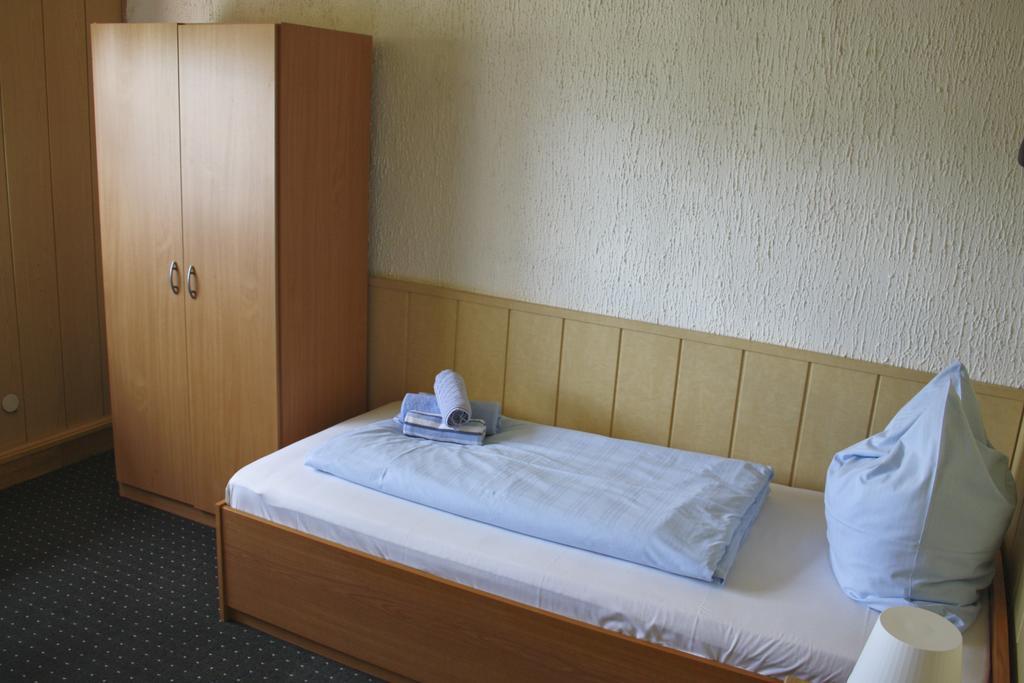 Gaestehaus Am Heuss-Platz Erlangen Habitación foto
